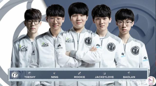 球迷们对比 球迷们对比